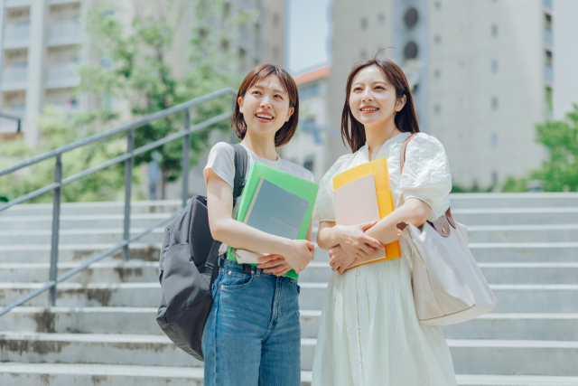 大学生や副業したい20代前半の社会人女性にチャットレディがおすすめな理由